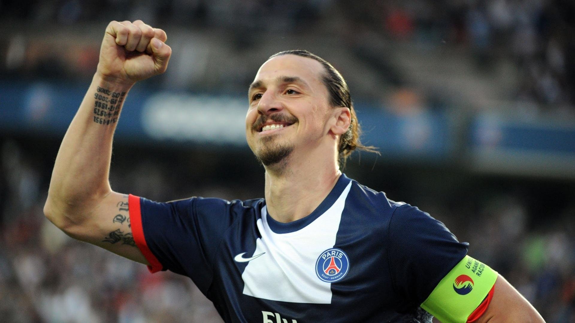 包含阿扎伦卡与40激战曼联分钟，战术调整胜负难料！，Rookie焦点对战引发球迷热议的词条