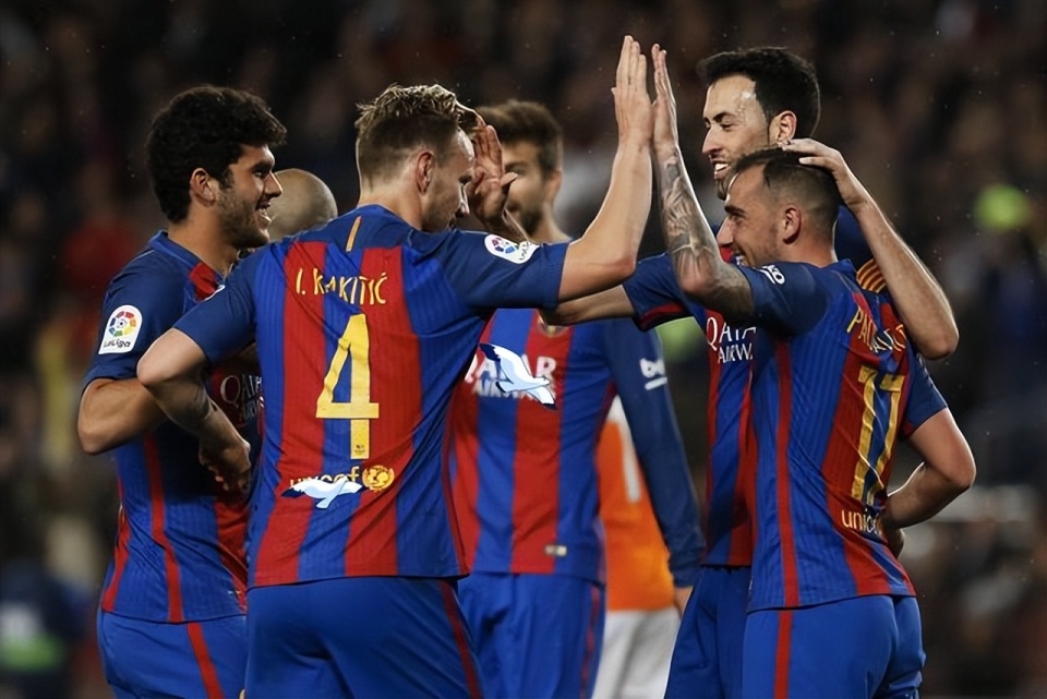 包含阿扎伦卡与40激战曼联分钟，战术调整胜负难料！，Rookie焦点对战引发球迷热议的词条